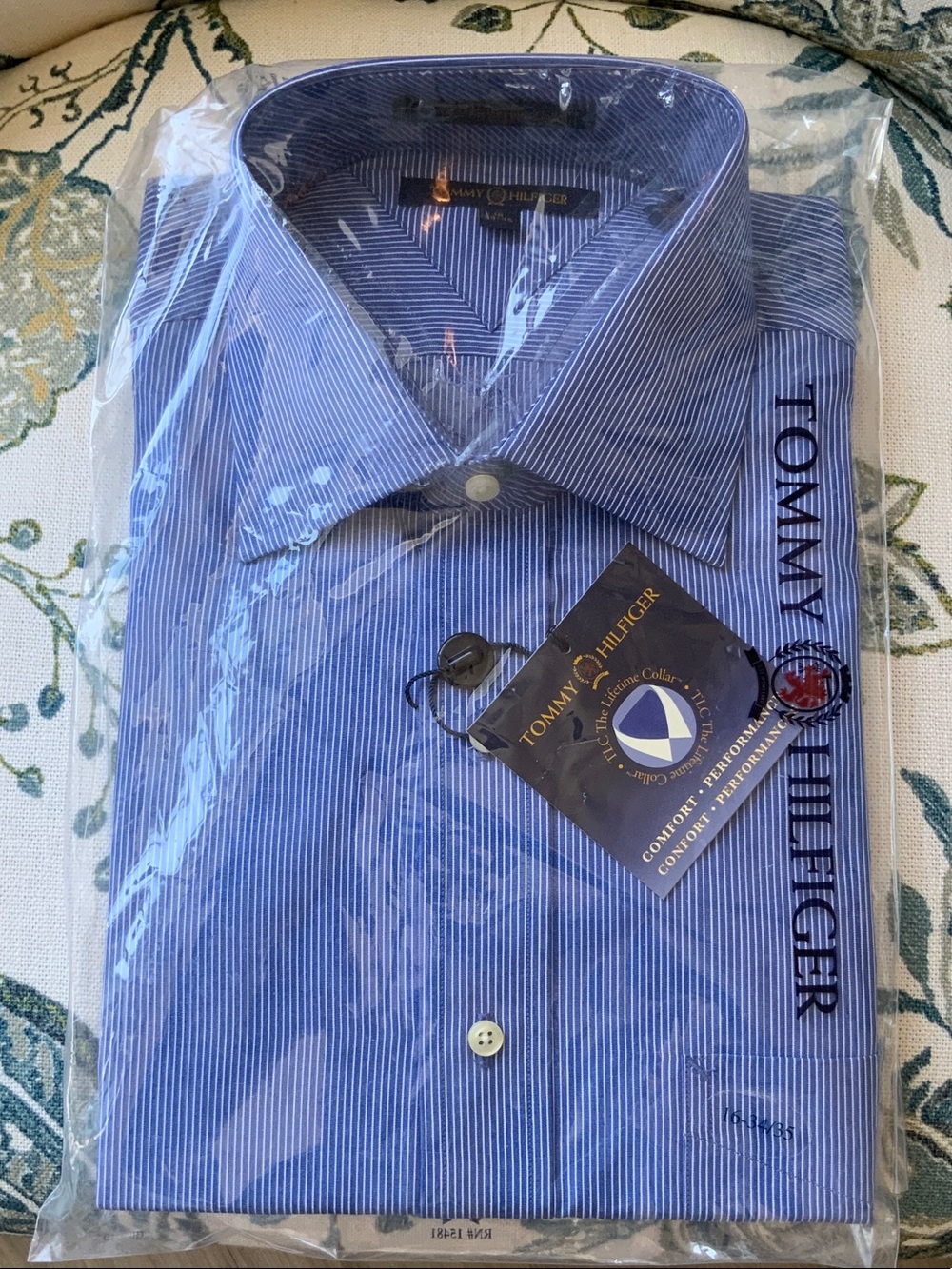 Tommy Hilfiger Men's Blue Pinstripe Dress Shirt - Branded Detailing 34/35 16